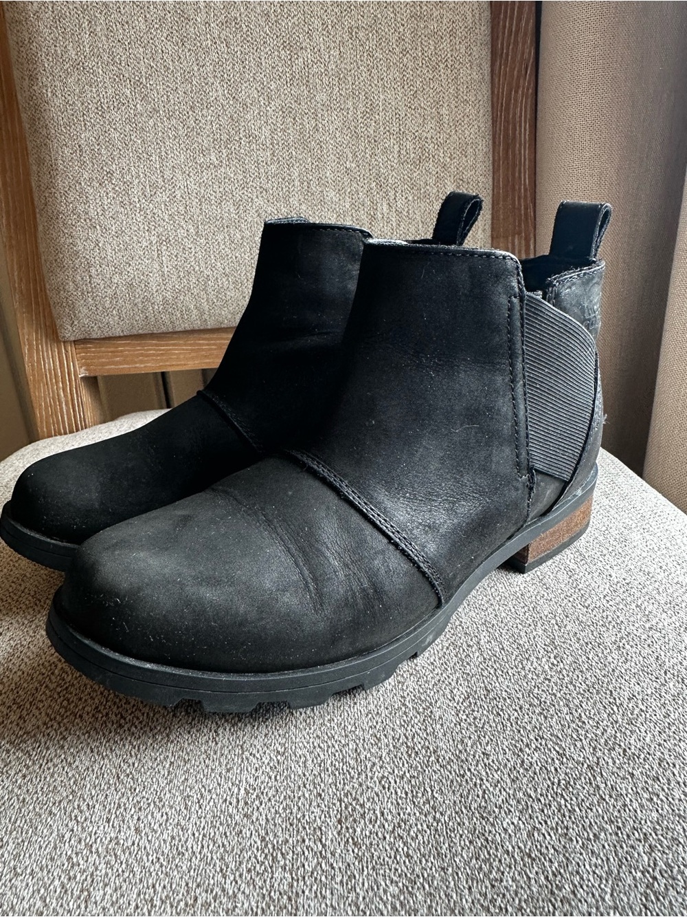 Women’s Sorel Emilee Chelsea Ankle Boots - black size 7